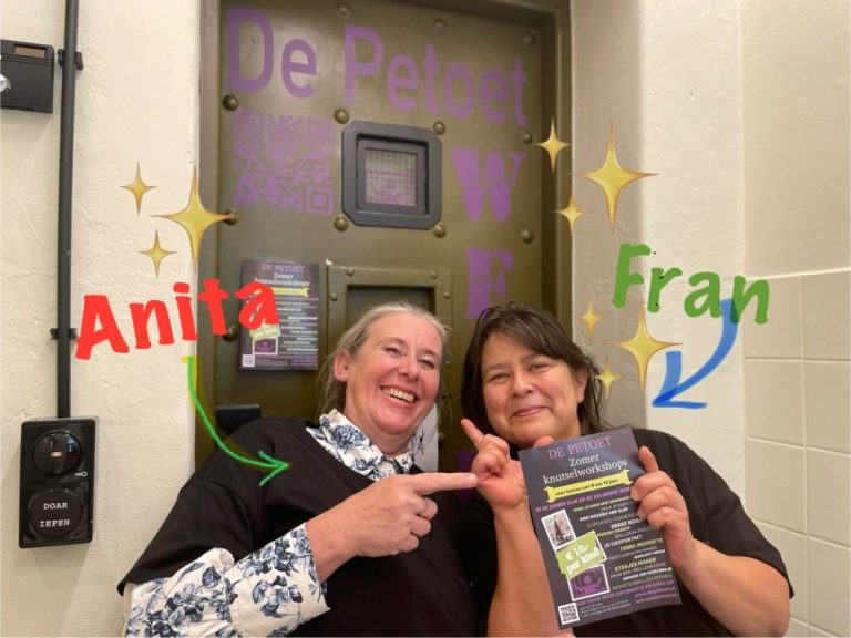 Anita en Fran in De Petoet